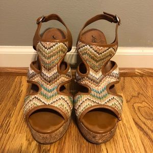 Lucky brand brown wedges. Colorful. Size 8